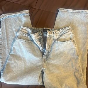 Wide, high rise free assembly jeans